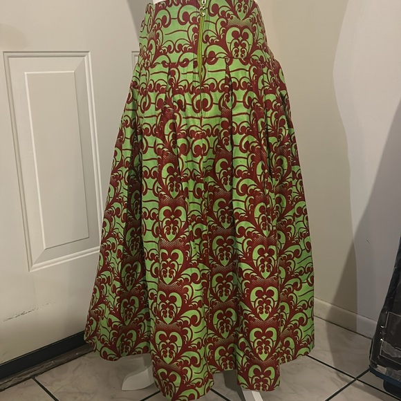 Ankara Fabric (from Nigeria) bought in LA, CA. Light green with deep red. Size M - Picture 9 of 10
